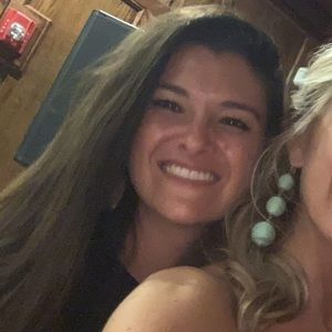 Meet your Posher, Elizabeth